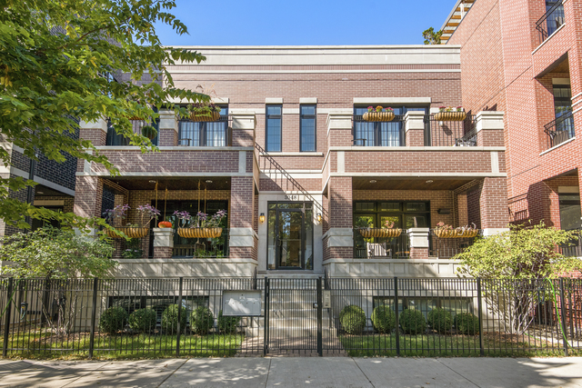 Condos for sale Lakeview Chicago