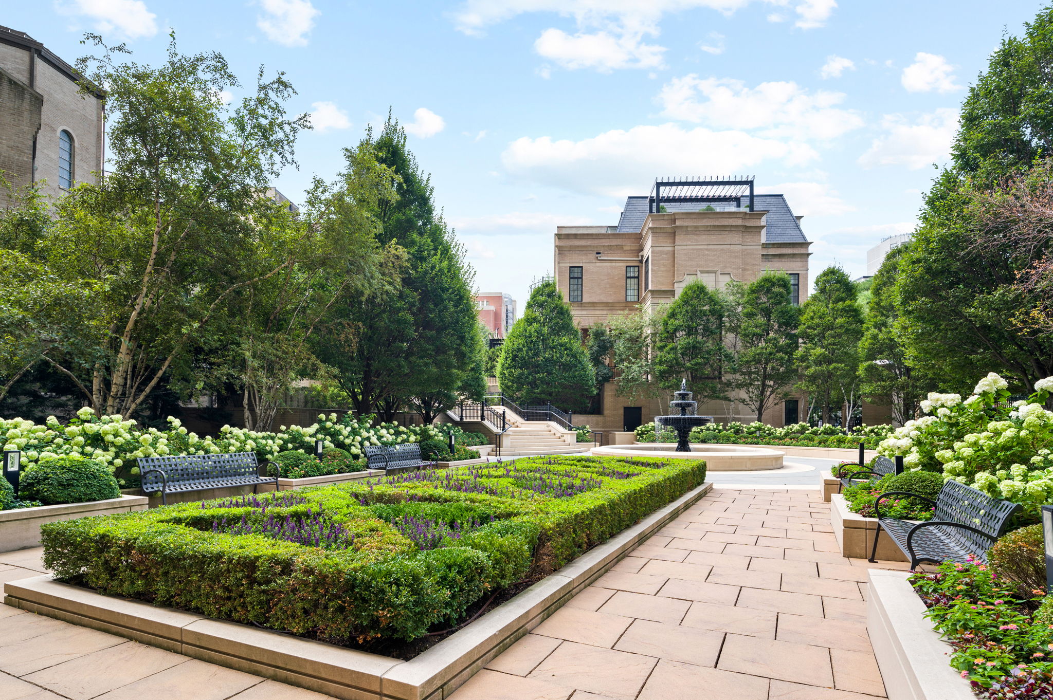 2550 N Lakeview private park