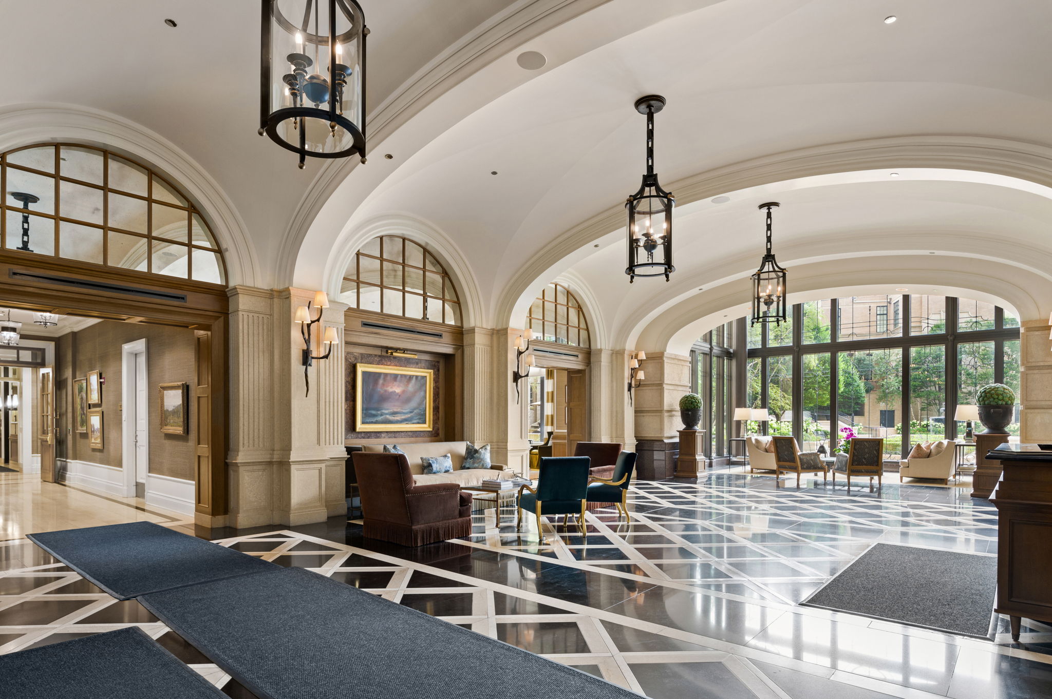 Lincoln Park 2550 lobby, Ryan Hardy realtor